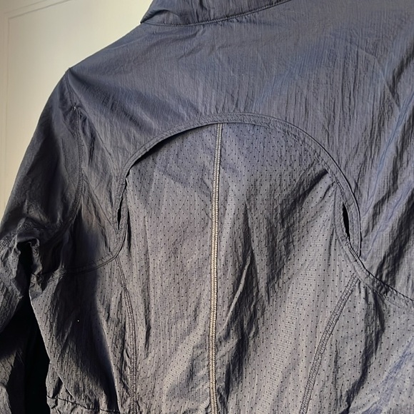 Athleta Womens Distance Jacket Navy Blue Rain Coat XS Running Top Windbreaker - Picture 7 of 7